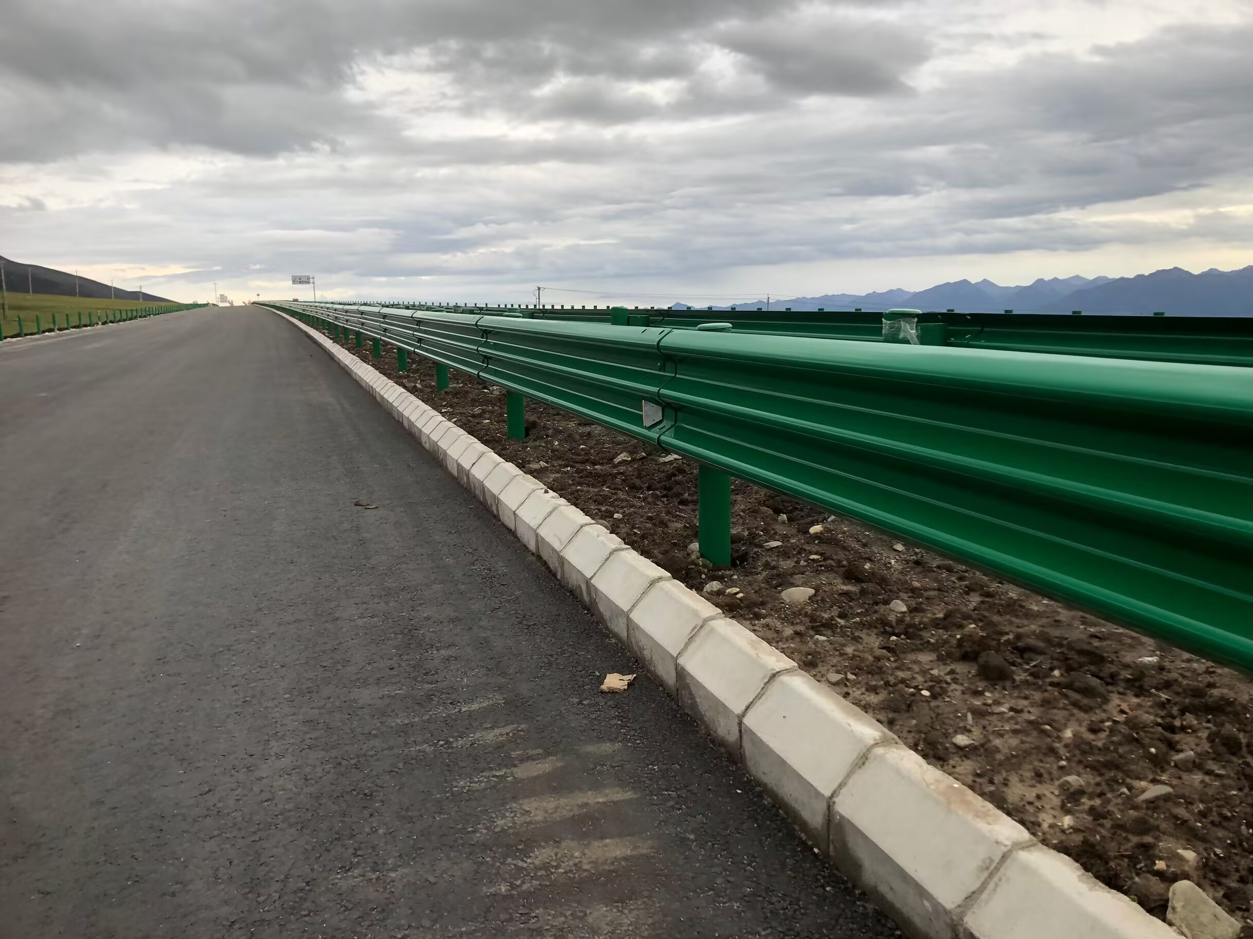 金堂县乡村公路波形护栏高速公路波形护栏 - 推荐